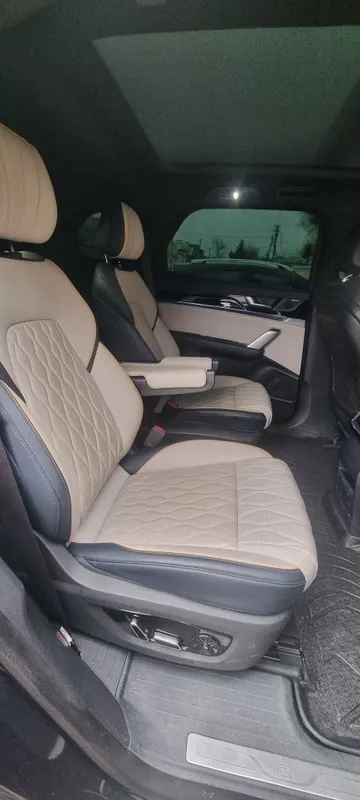 VIP TAXI Перевозка гостей столицы — фото 1