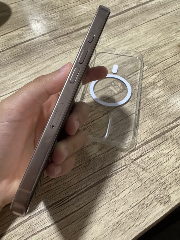 iPhone 16 pro 2