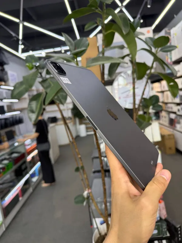 Ipad pro 11 inch ( gen-2 2020 ) 2 Ipad pro 11 inch ( gen-2 2020 ) 2