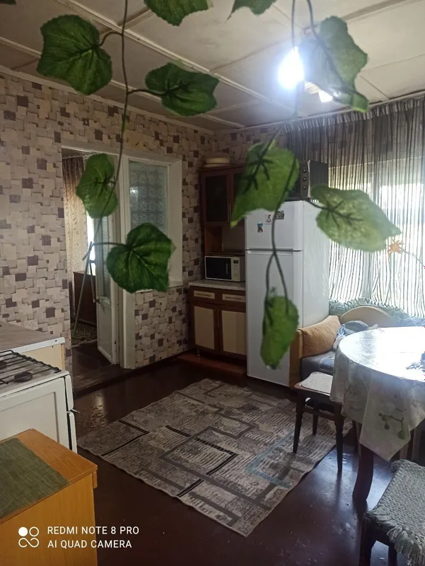 срочно сдается дом 3 комнаты, 2 сотки. Чоштепа 1