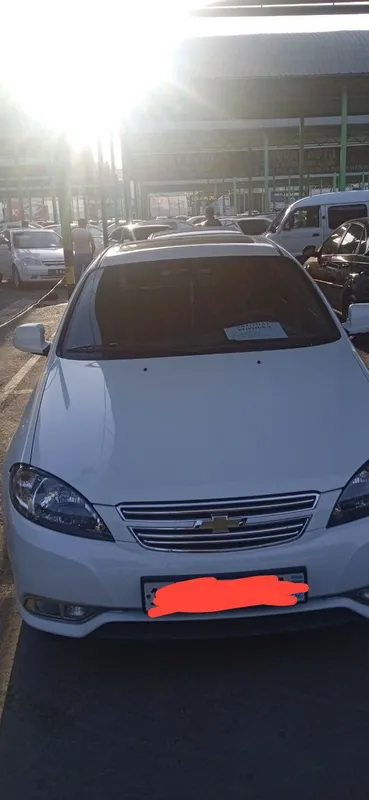 Moshina sotiladi 12500