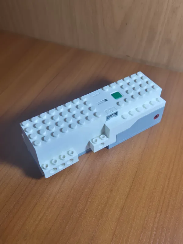 LEGO Powered Up 88006 Move Hub. 2 LEGO Powered Up 88006 Move Hub. 2