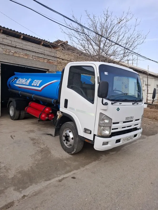 Isuzu suv tashuvchi