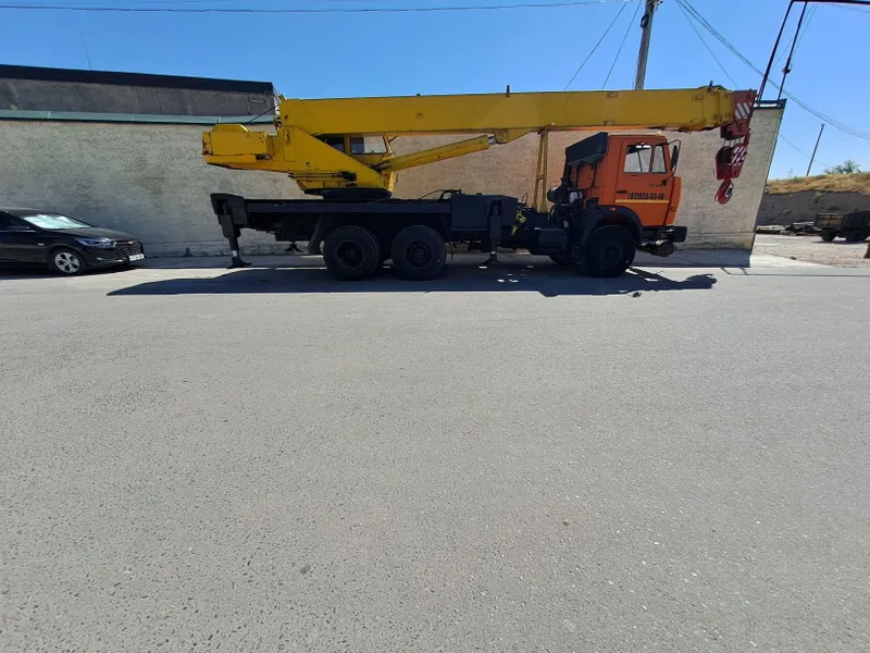 Avto kran sotiladi ivanoves 25 ton Avto kran sotiladi ivanoves 25 ton