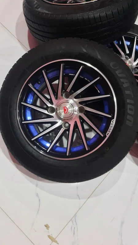 13 vossen diska balon sotiladi
