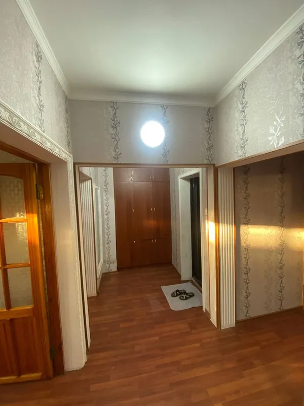 Срочно продаётся 3ком квартира в кизил шарке 6 Срочно продаётся 3ком квартира в кизил шарке 6