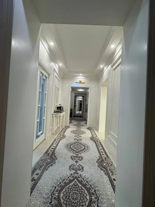 Продаётся 4-комнатная квартира, 100 м², 2/9, евро ремонт 8