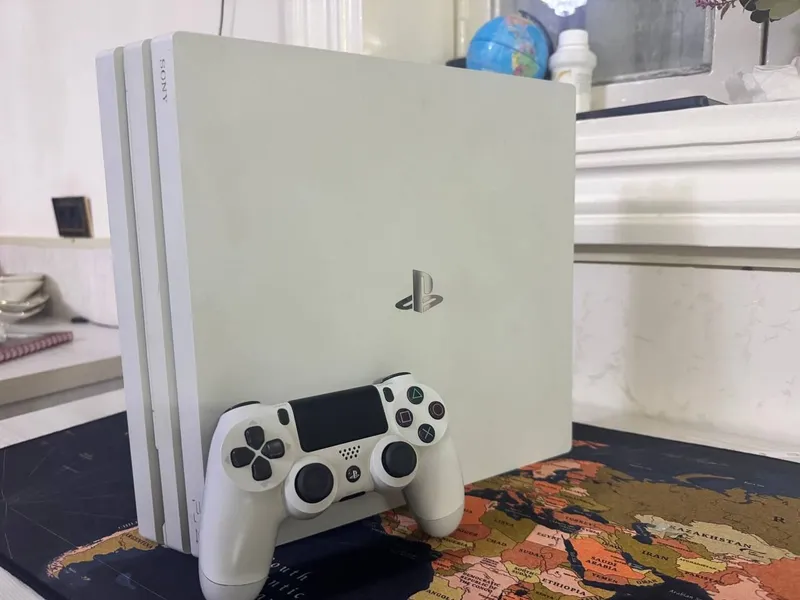 PlayStation 4 Pro Srochno sotiladi ideal holat — фото 1
