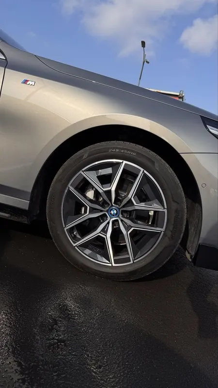 Bmw i5 35L srochniy 2 Bmw i5 35L srochniy 2
