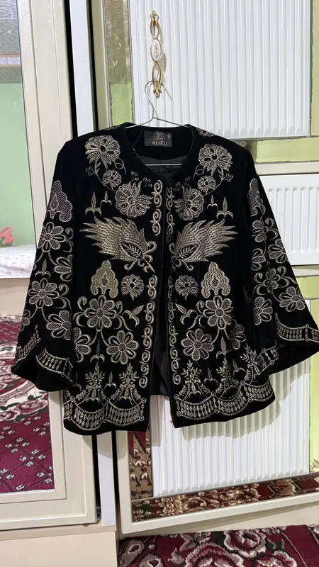Ayollar kiyim poyabzali 2 Ayollar kiyim poyabzali 2