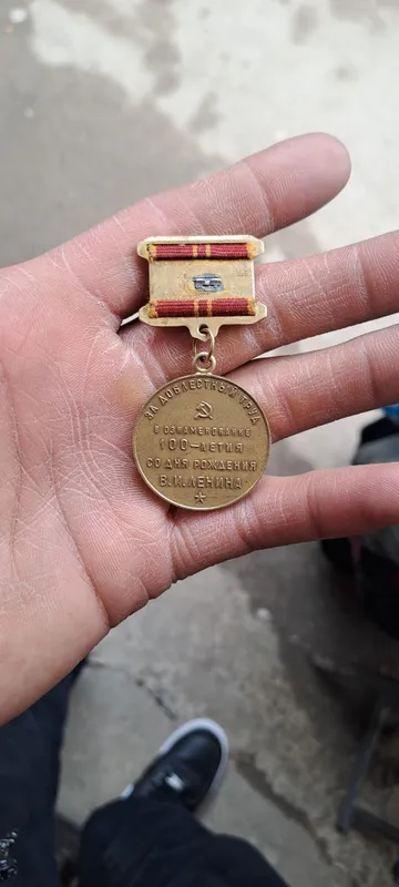 Soat va medal sotiladi — фото 3