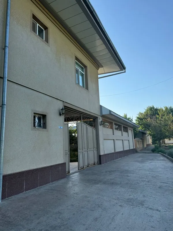 Продаётся дом! Эркин улица. Не долеко от ипподрома.