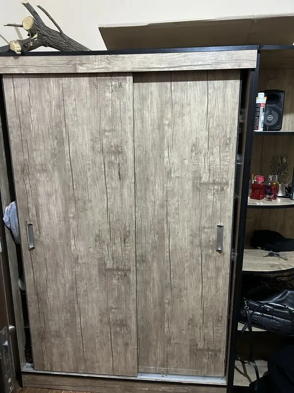 Шифоньер продам срочно! В сяази с покупкой нового