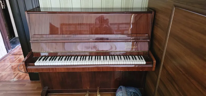 Sro'chna prodayotsya pianino elegiya otlichno sostayaniya 2 Sro'chna prodayotsya pianino elegiya otlichno sostayaniya 2