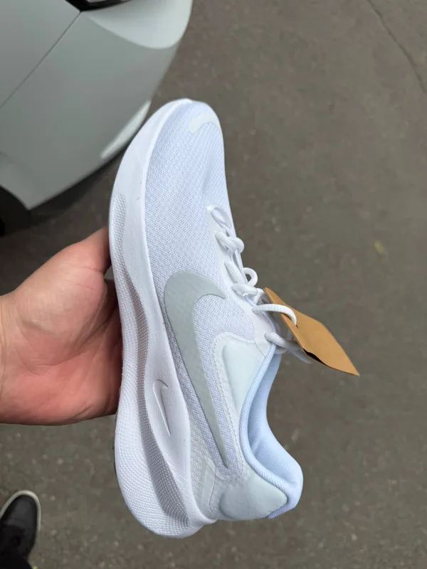 кроссовки Nike 42 размера (оригинал) кроссовки Nike 42 размера (оригинал)