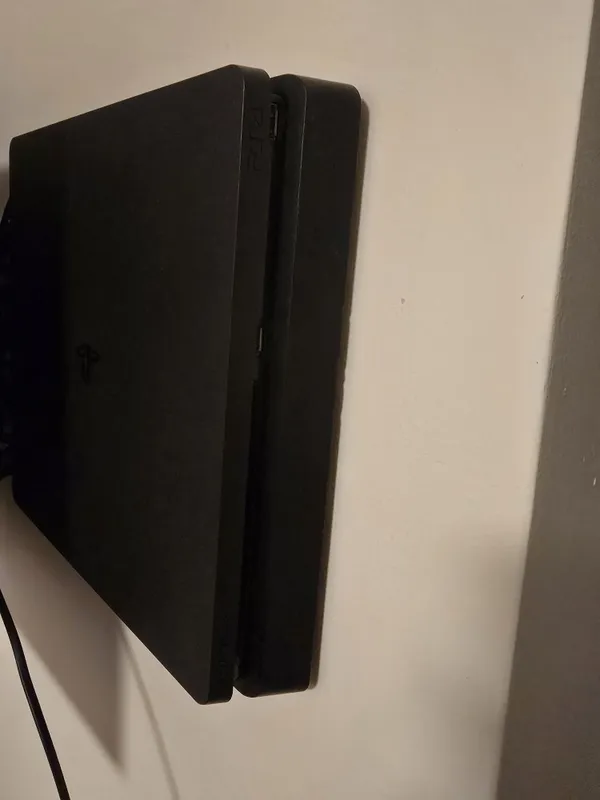 Playstation 4 slim Playstation 4 slim