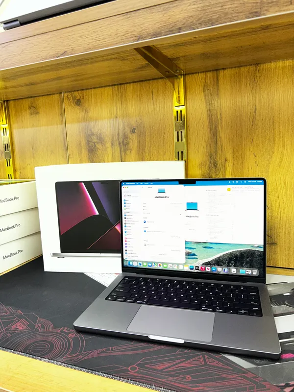 MacBook M2 Pro 1 MacBook M2 Pro 1