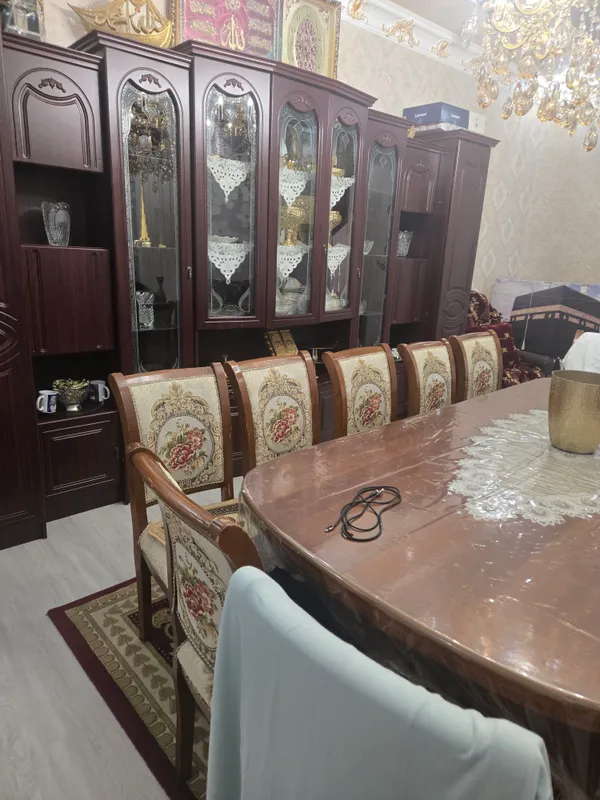 мебель комплект гостинный, стенка, стол, стулья 12 шт.