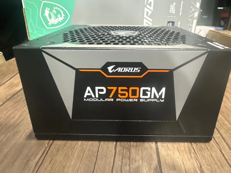 AORUS Gigabyte AP750GM 750W 80+Gold Fully Modular Мощная блок питания