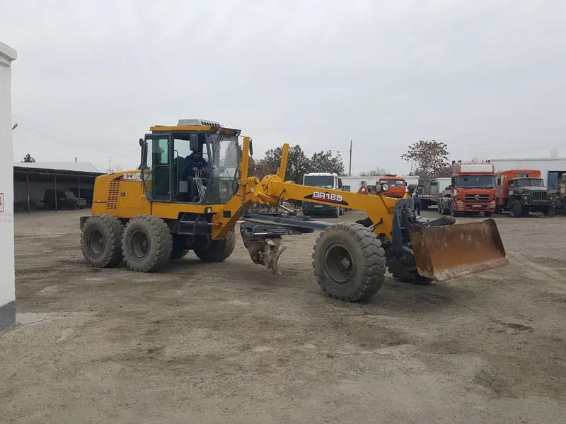 Автогрейдер xcmg 180 1 Автогрейдер xcmg 180 1