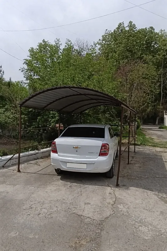 Навест сотилади автомобиль қўйиш учун...