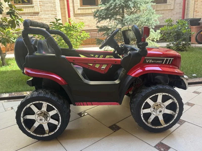 Mercedes-Benz Off-Road JM-2188 красного цвета. — фото 1