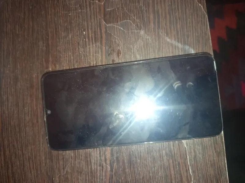 Samsung A50 sotiladi xolati yaxshi 8-64gb buladi 2