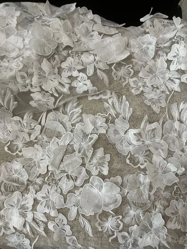 Oq rangli 3D mato (fatindagi hajmli gullar) 3 Oq rangli 3D mato (fatindagi hajmli gullar) 3