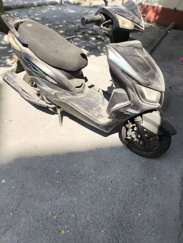 Skuter sotiladi benzili 2 Skuter sotiladi benzili 2
