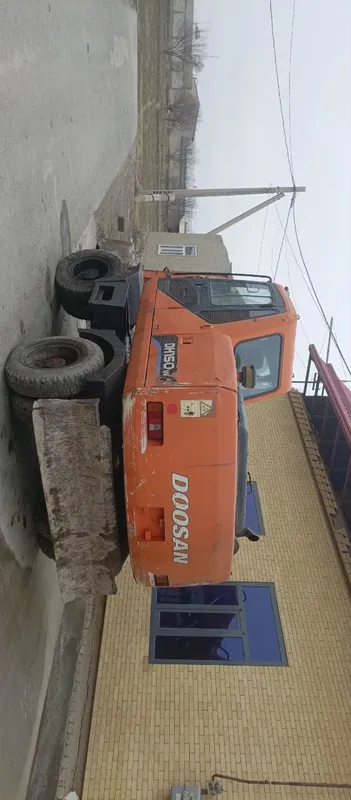 Ekskavator DOOSAN sotiladi Продается экскаватор в идеальном состоянии 2