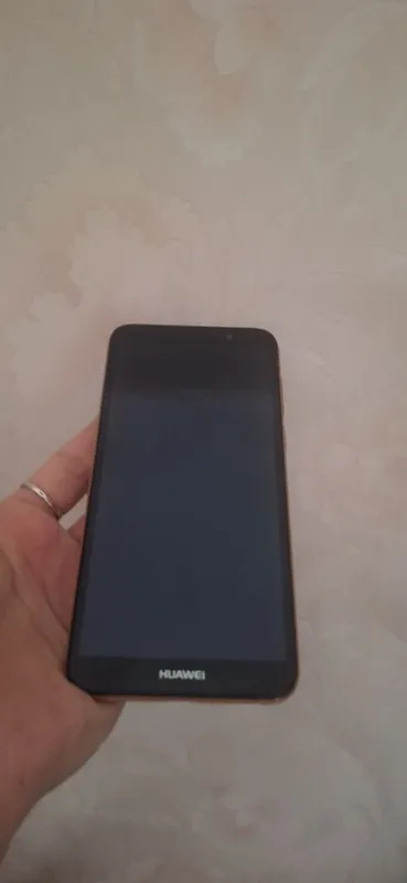 Huawei telefoni sotiladi 1 Huawei telefoni sotiladi 1