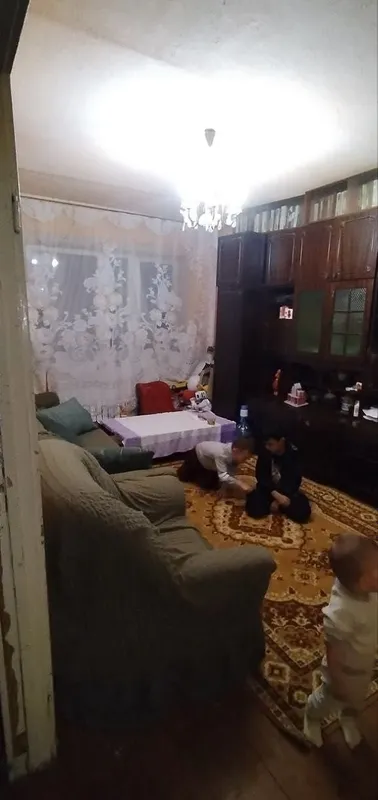 Yangiyo‘l markazida 4 xonaga qayta rejalashtirilgan 3 xonali shaxsiy kvartira 1 Yangiyo‘l markazida 4 xonaga qayta rejalashtirilgan 3 xonali shaxsiy kvartira 1