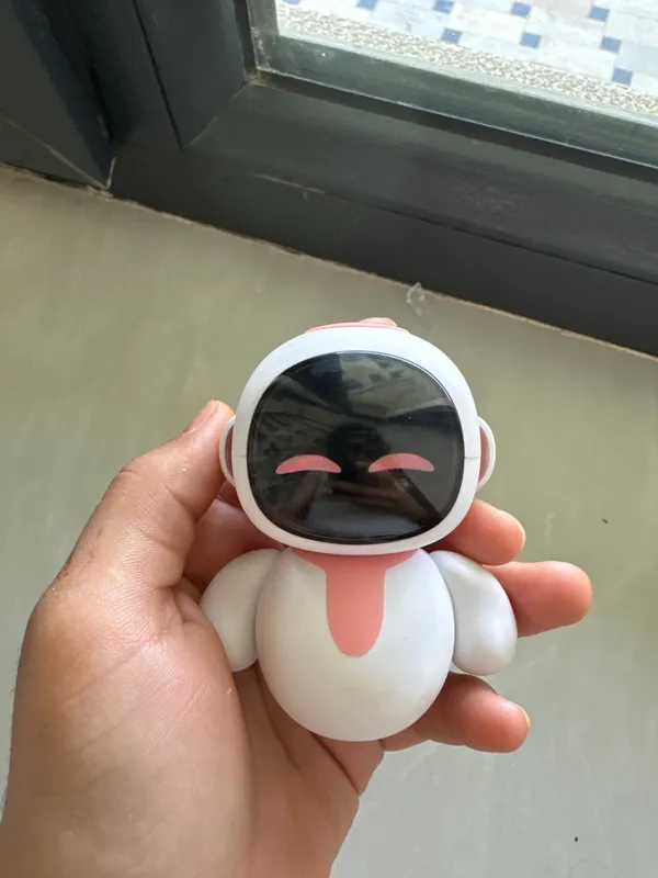 Sun’iy intellekt Ai “Eiliko” laqabli robotcha — фото 1
