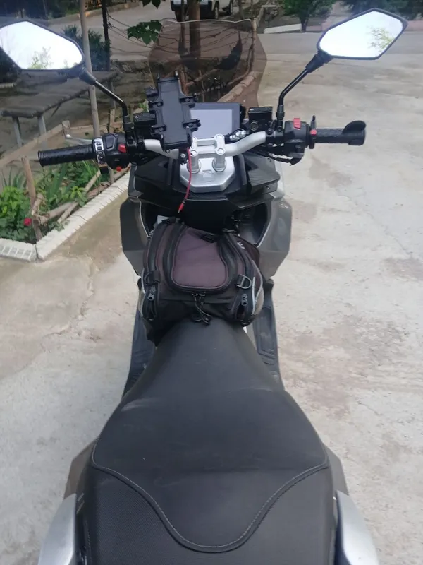 Skuter n max x max yamaha 180 kub 3