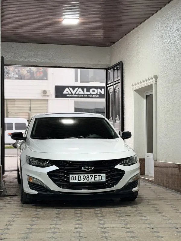 Автомобил сотилади