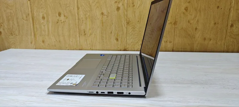 ASUS VivoBook OLED — фото 1
