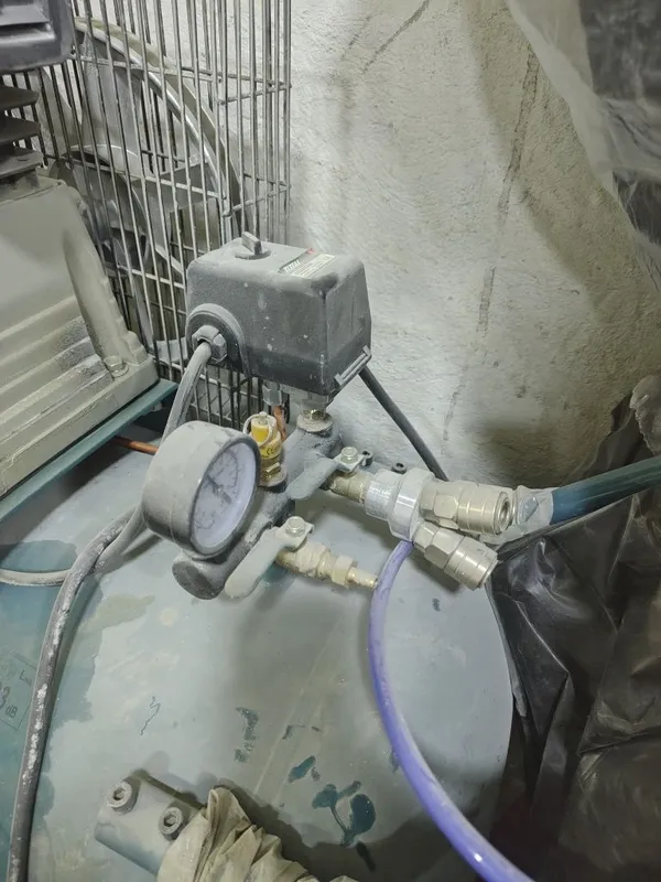 Компрессор на 200 литров TOTAL 200 LITR 4 HP 3