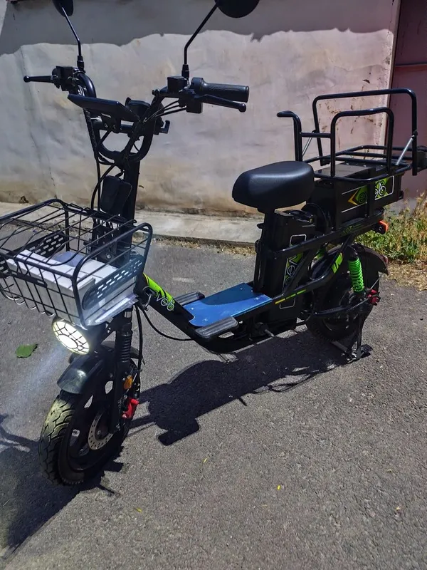 Elektroskuter 2 та батареяли сотилади