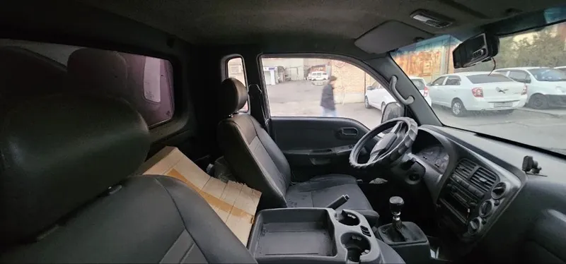 Kia Bonga 2013. Avtomobile 4 Kia Bonga 2013. Avtomobile 4