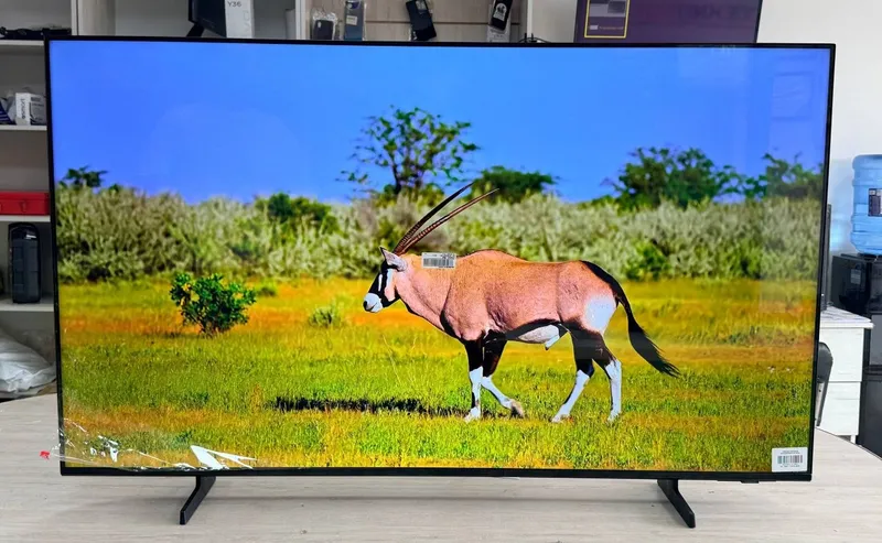 Samsung Crystal UHD U8000F 55"