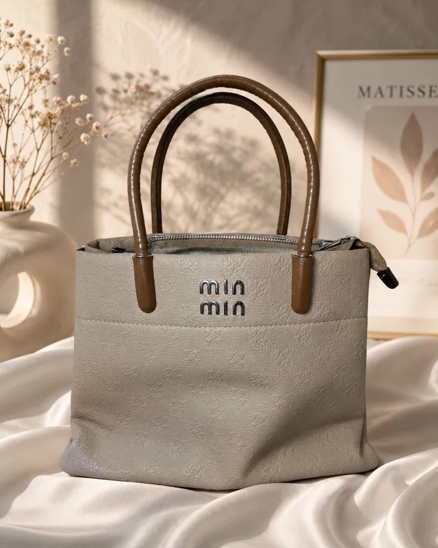 Сумка бренда miu miu