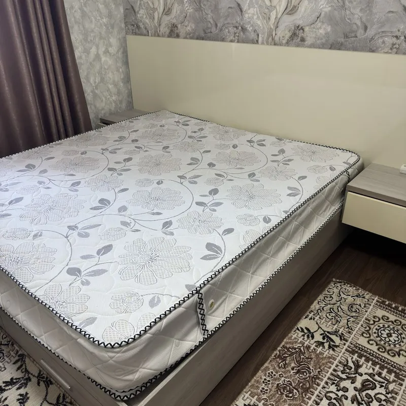Мебель для спальни(кровать,2 тумбочки,комод,трюмо,шкаф,пуфик) 2