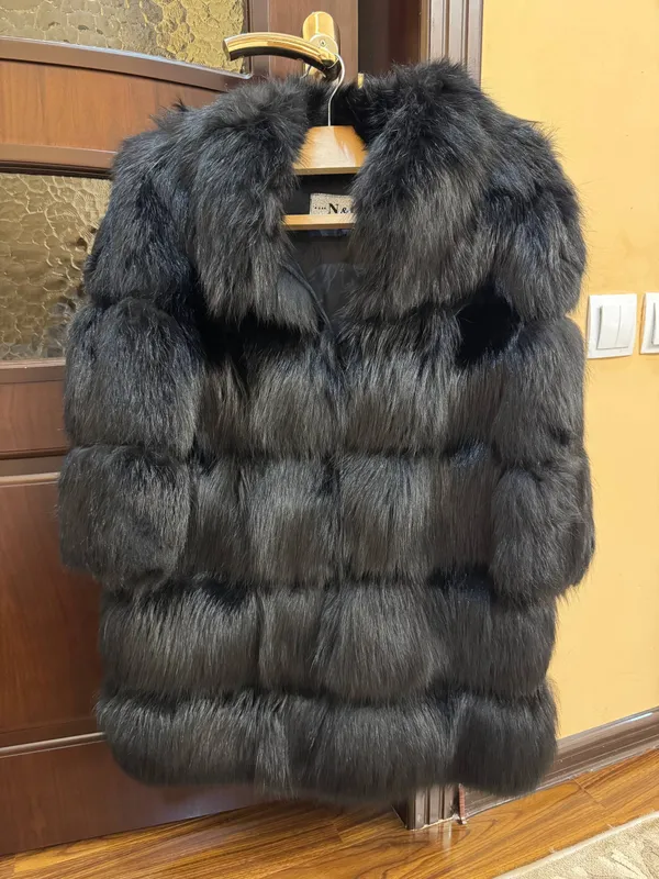 Женская шуба натуральный песец