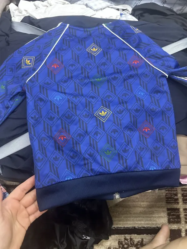 Спортивная кофточка adidas 2 Спортивная кофточка adidas 2
