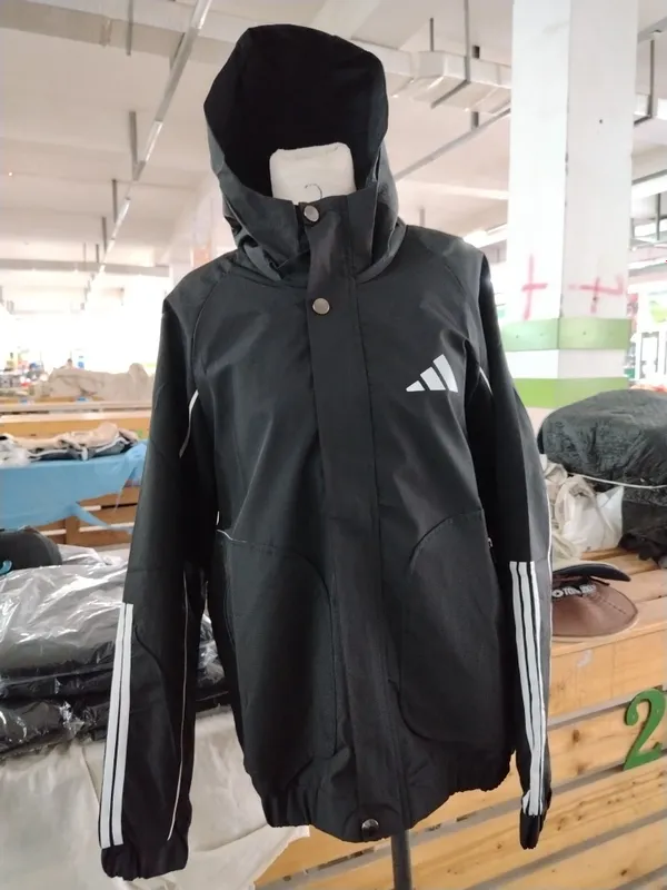 Adidas plashovka 3