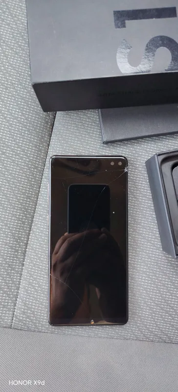 Samsung s10 plus 8/128 sotiladi 2