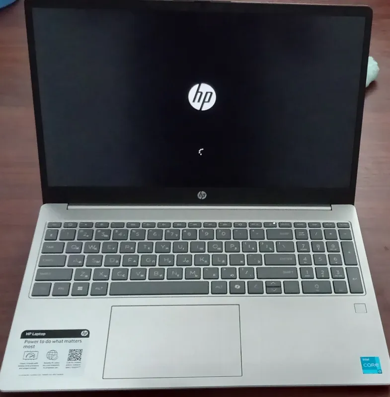 HP Laptop 15-fd0133wm, 8/256 GB 4