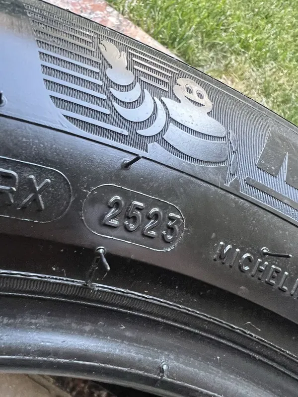 Donali michelin balon sotiladi 235/55/17 5 Donali michelin balon sotiladi 235/55/17 5