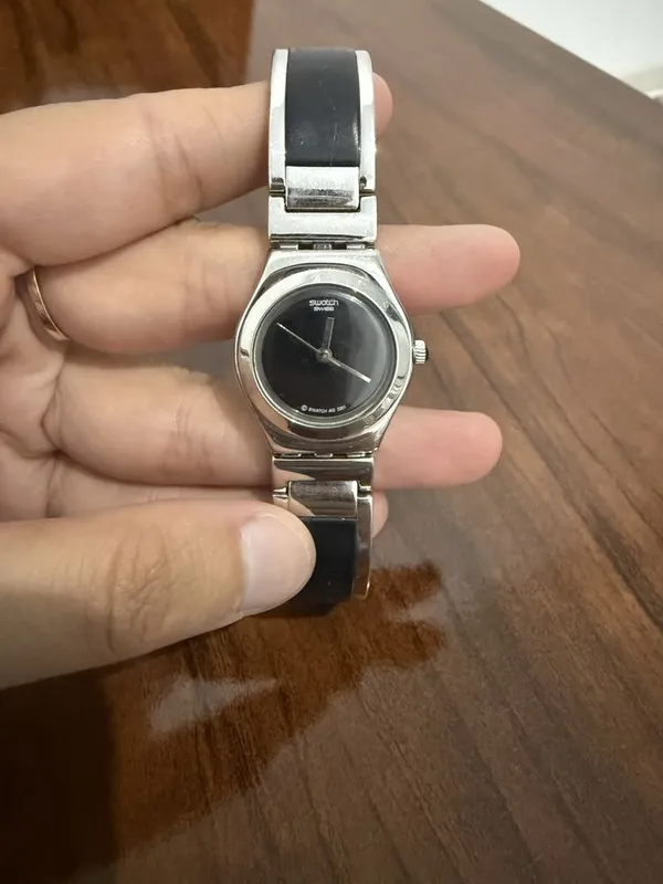 Swatch soat sotiladi jenskiy