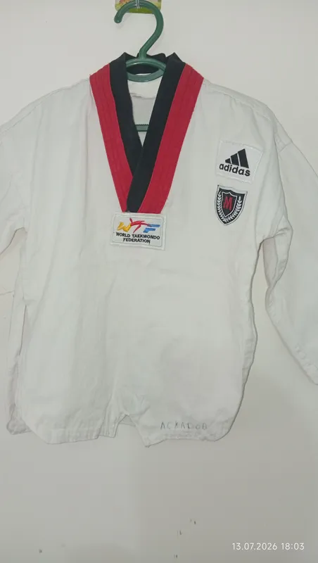 Taekwondo forma. 5/6 yoshga 6